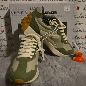 Serra Women's Olive and Beige Sneakers
